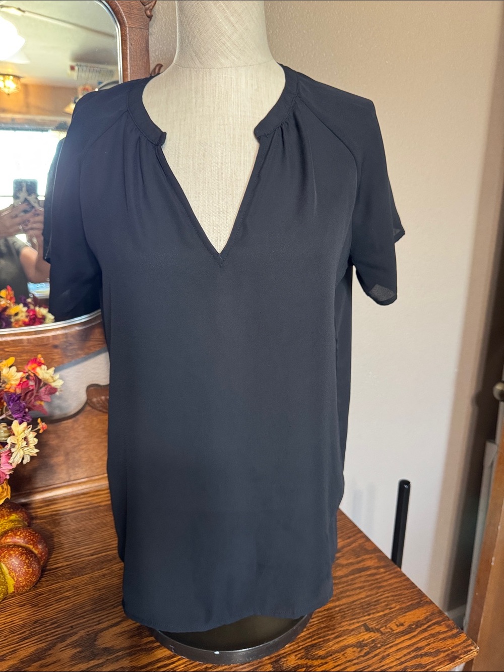 Old Navy Black Women’s Split-Neck Blouse